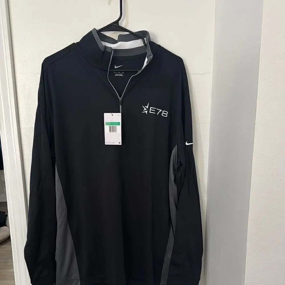 Nike Black and Gray Performance Jacket with Quarter-Zip Size XL